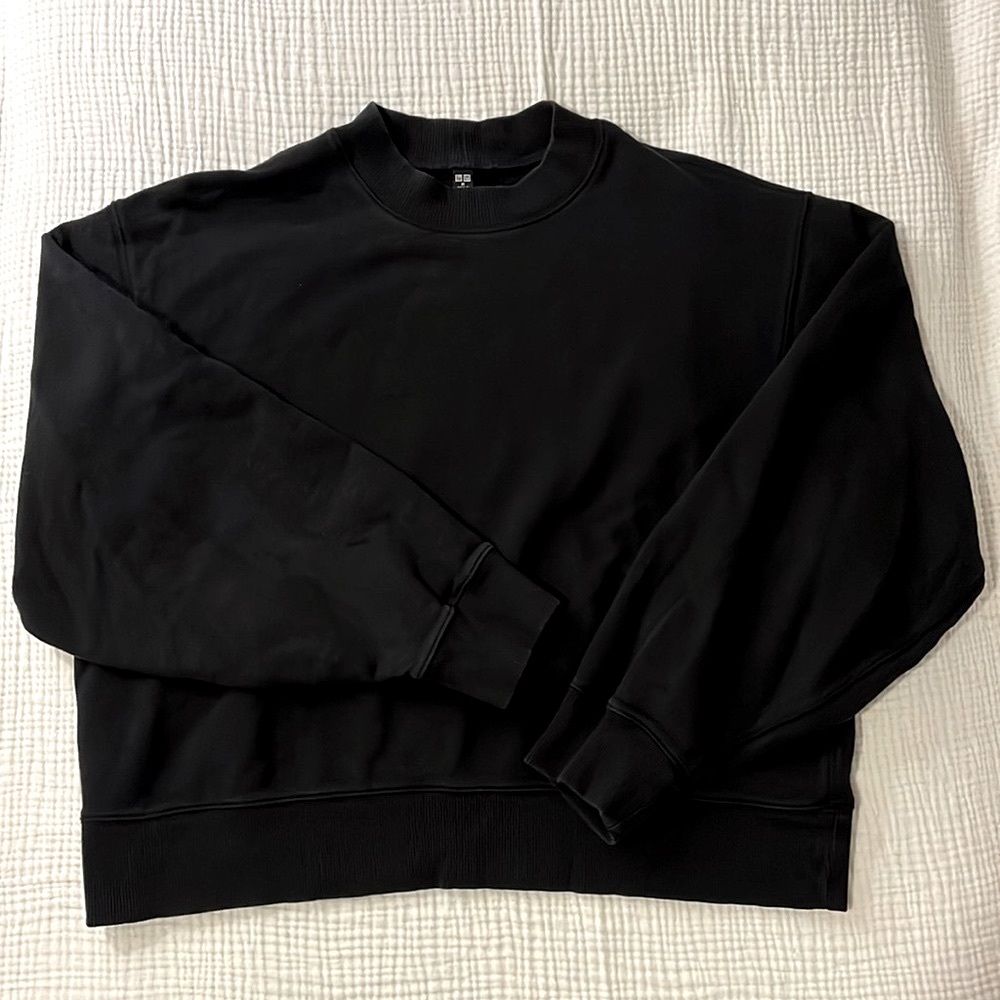 Uniqlo mockneck sweatshirt